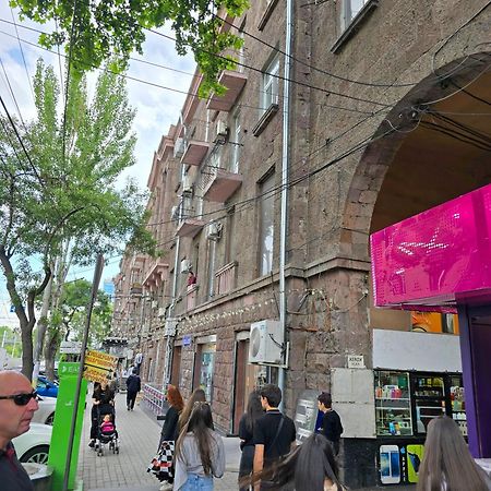 Прекрасная 4-Ех Комнатная Квартира В Самом Центре Erywań Zewnętrze zdjęcie